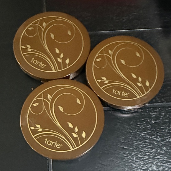 Tarte Amazonian Clay Smoothing Balm Foundation in light-Medium